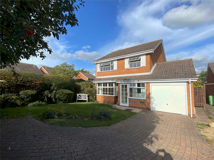 4 Bedroom House To Rent In Saxon Close, Stratford-upon-Avon, CV37