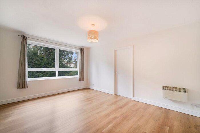 1 Bedroom Flat To Rent In Regent Square, Bruce Road, Bow, E3