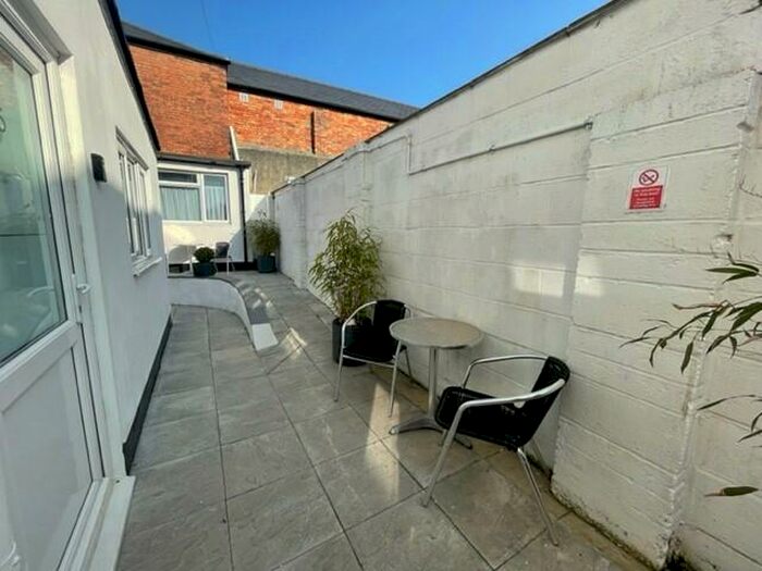 1 Bedroom Flat To Rent In Southcote Road -, BH1