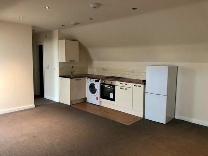 2 Bedroom Flat To Rent In Bennetthorpe, Doncaster, DN2