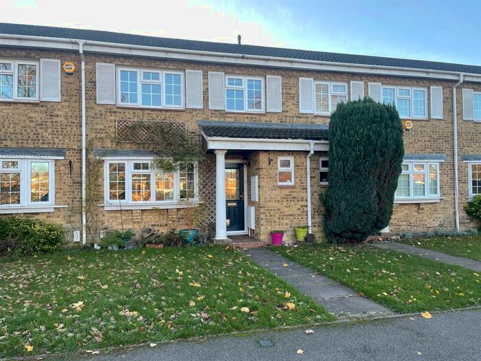 3 Bedroom Property To Rent In Colne Drive, Walton-On-Thames, KT12