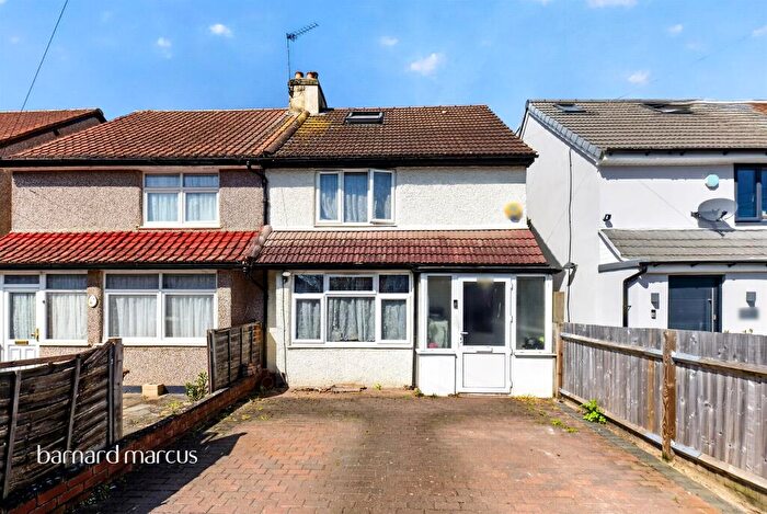 4 Bedroom Semi-Detached House For Sale In Brinkley Road, Worcester Park, KT4