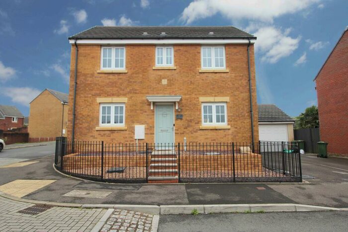 3 Bedroom Detached House To Rent In Lonydd Glas, Llanharan, CF72