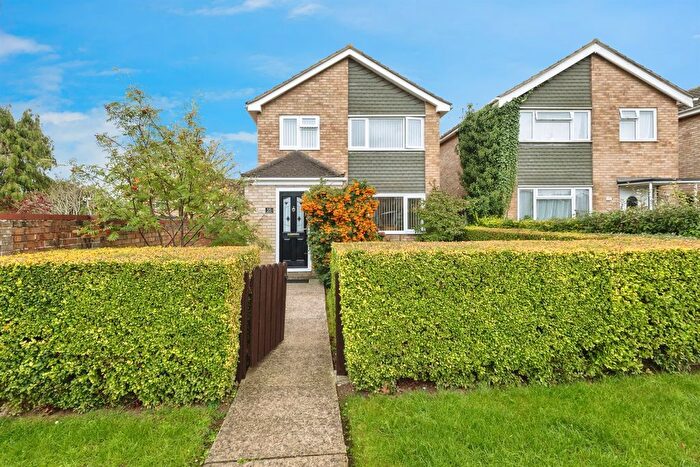3 Bedroom Detached House For Sale In Eden Walk, Bletchley, Milton Keynes, MK3