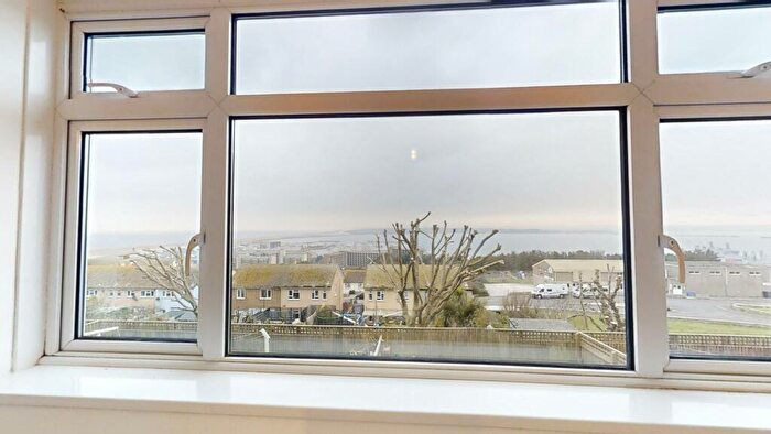 2 Bedroom Flat For Sale In East Weare Road, Portland, Dorset, DT5