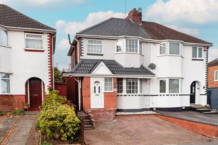 3 Bedroom Semi-Detached House To Rent In Henlow Road, Birmingham, West Midlands, B14