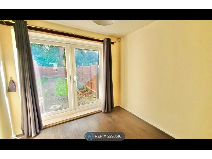 3 Bedroom Semi-Detached House To Rent In Birmingham, Birmingham, B17