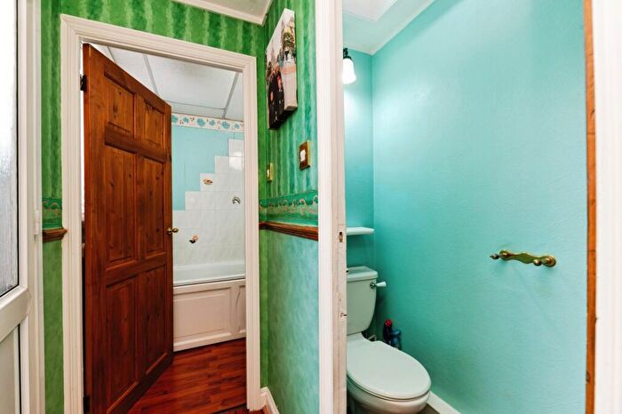 3 Bedroom Terraced House For Sale In Tintern Road, Carshalton, SM5