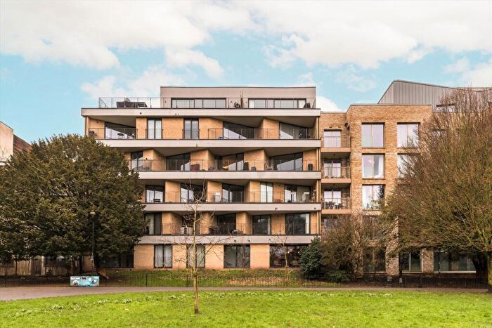 2 Bedroom Flat To Rent In Kilburn High Road, Kilburn, NW6