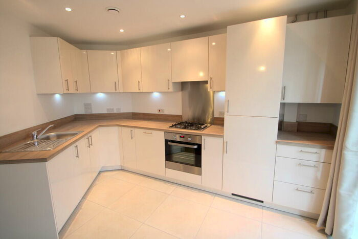 2 Bedroom Flat To Rent In Wrights Court, Trinity Village, Bromley, BR2