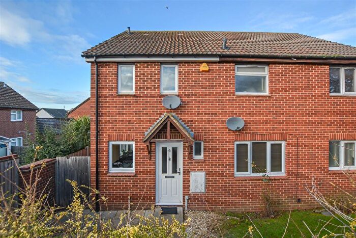 2 Bedroom Semi Detached House For Sale In Dorchester Road, Billericay, CM12