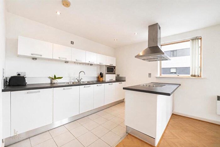 2 Bedroom Flat To Rent In Hornbeam Way, Manchester, M4