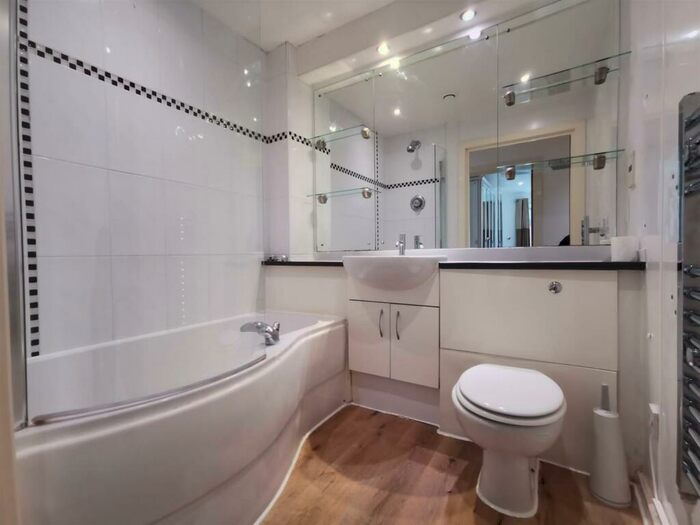 2 Bedroom Apartment To Rent In The Citadel (Block B), Ludgate Hill, Manchester, M4