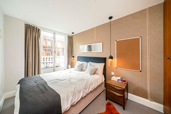 1 Bedroom Flat To Rent In Earl's Court Square, London, SW5