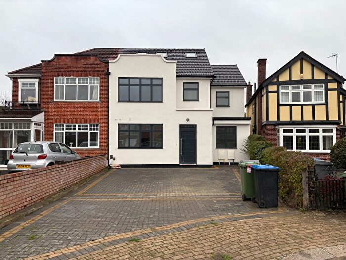 3 Bedroom Flat To Rent In Chantry Close, Harrow, HA3