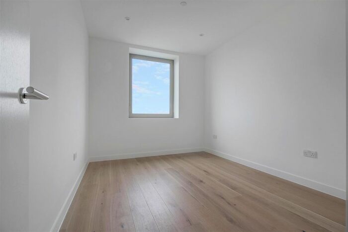 2 Bedroom Flat To Rent In Station Road, Tottenham Hale, N17