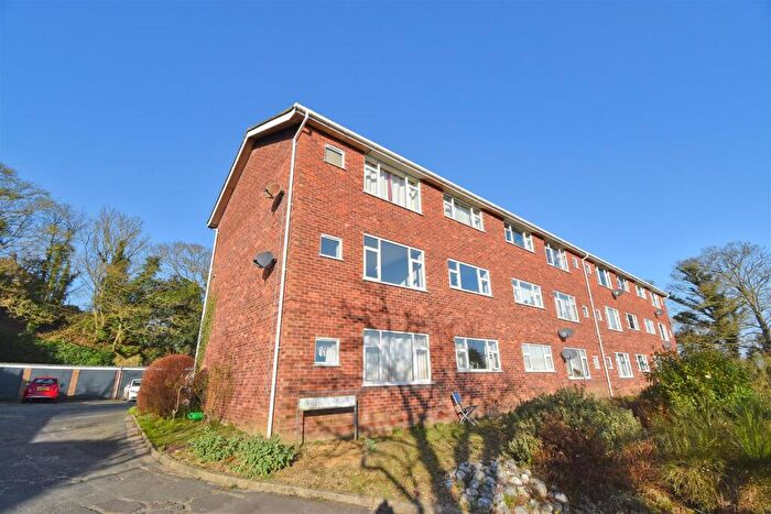 2 Bedroom Apartment To Rent In Court Drive, Cromer, NR27