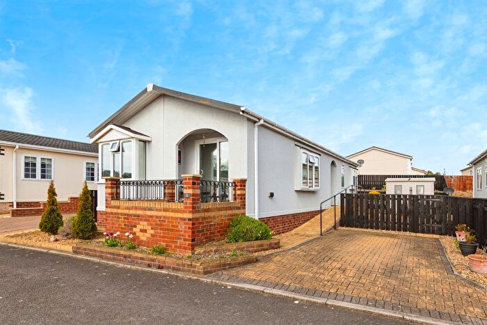 2 Bedroom Mobile/park Home For Sale In Easington Road, Hartlepool, TS24