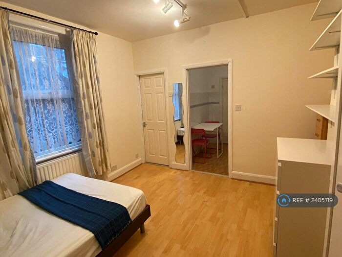 Studio To Rent In Callcott Road, London, NW6