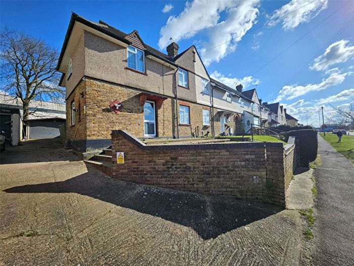 3 Bedroom End Of Terrace House To Rent In Apple Tree Avenue, West Drayton, Greater London, UB7