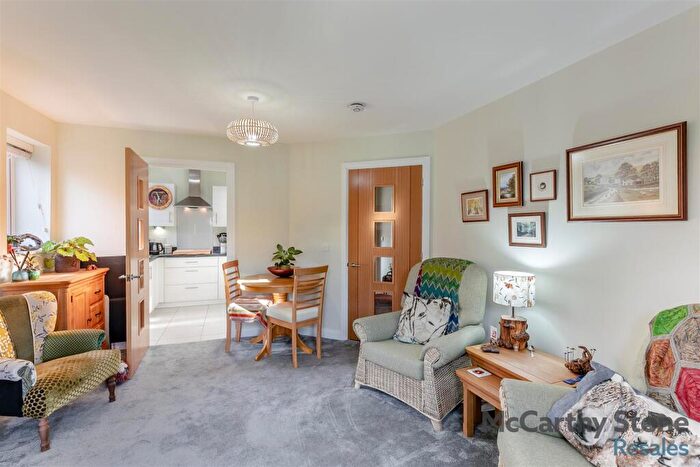 1 Bedroom Apartment For Sale In Hepworth Court, Parsonage Lane, Brighouse, HD6