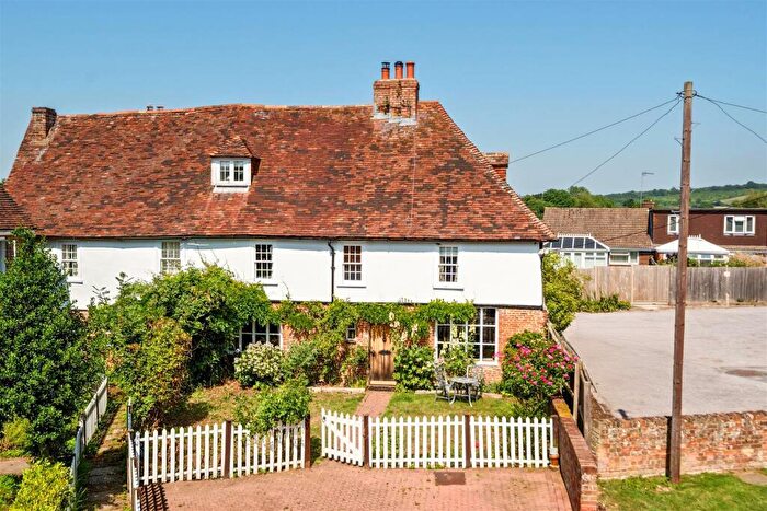 3 Bedroom Semi-Detached House For Sale In Rattington Street, Chartham, Canterbury, CT4