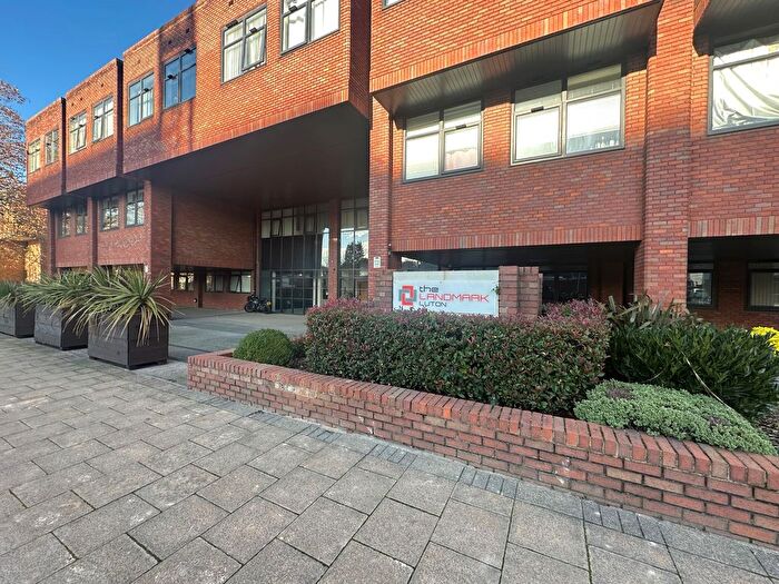 Studio To Rent In Flowers Way, Luton, LU1