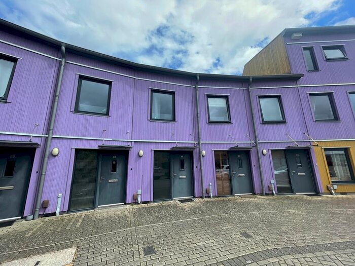 2 Bedroom Terraced House To Rent In The Serpentine, Aylesbury, HP19