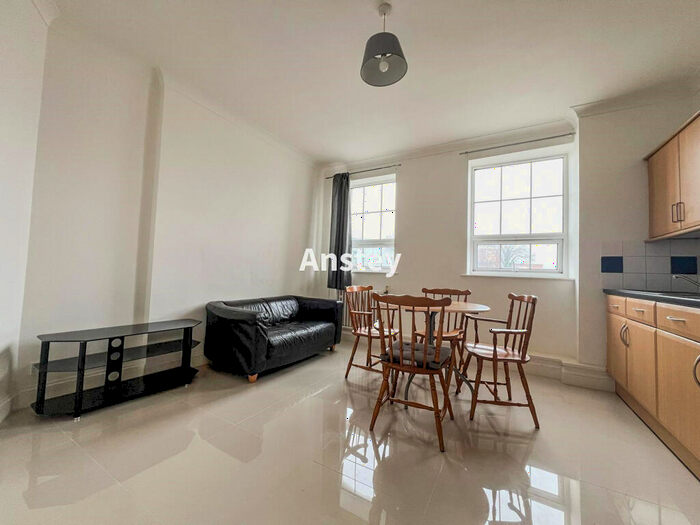 2 Bedroom Flat To Rent In Albert Road South, Southampton, SO14