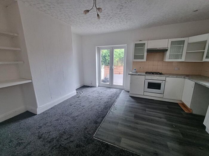 3 Bedroom Semi Detached House To Rent In Victoria Street, Chadderton, OL9