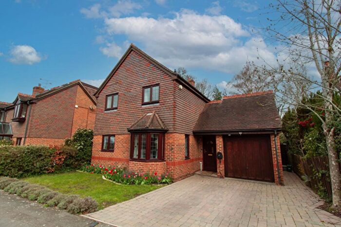 3 Bedroom Detached House For Sale In Hanover Drive, Fleet, GU51