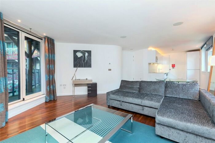 2 Bedroom Flat To Rent In Islington On The Green, A Islington Green, Angel, Islington, London, N1