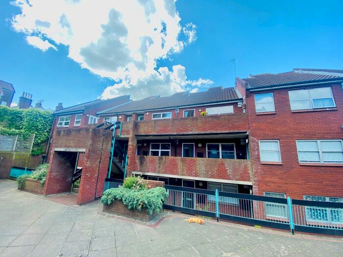 1 Bedroom Apartment To Rent In Watlings Court, NR2