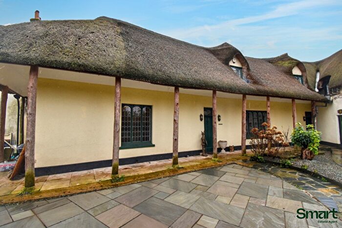 3 Bedroom Semi Detached House For Sale In Exwick Hill, Exeter, EX4