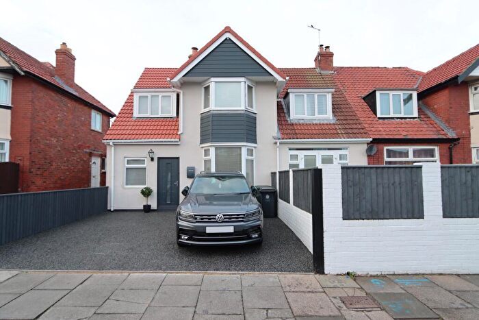 4 Bedroom Semi-Detached House For Sale In Longston Avenue, Cullercoats, Tyne & Wear, NE30