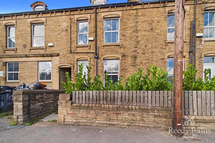 4 Bedroom Terraced House To Rent In Manchester Road, Huddersfield, West Yorkshire, HD1