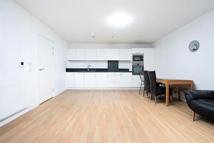 2 Bedroom Finca For Sale In Kingfisher Heights, Bramwell Way, E16