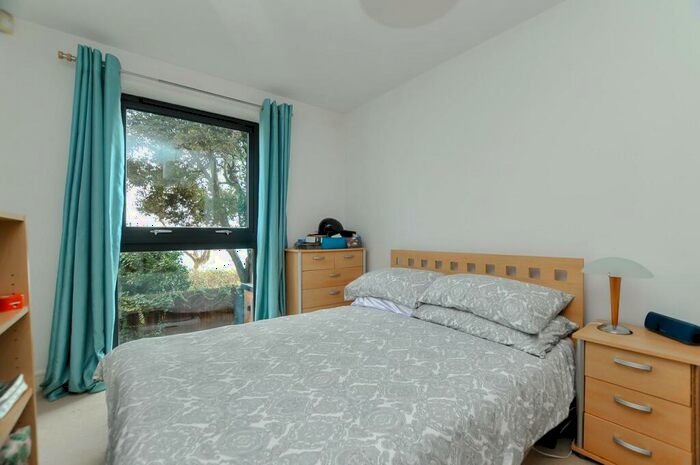 2 Bedroom Flat For Sale In Green Lanes, London, N4