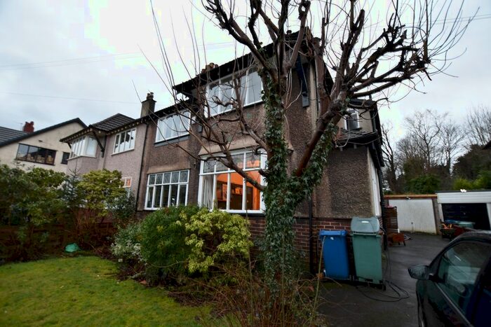 4 Bedroom Semi-Detached House To Rent In Perrymead, Prestwich, Manchester, M25