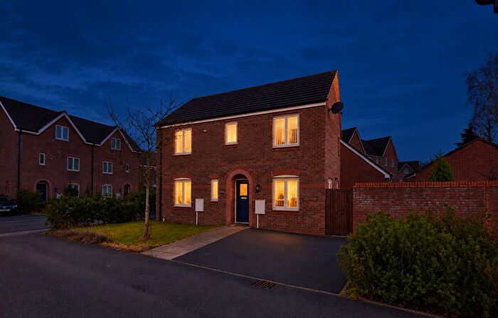 3 Bedroom Detached House For Sale In Vetchwood Gardens, West Timperley, WA14