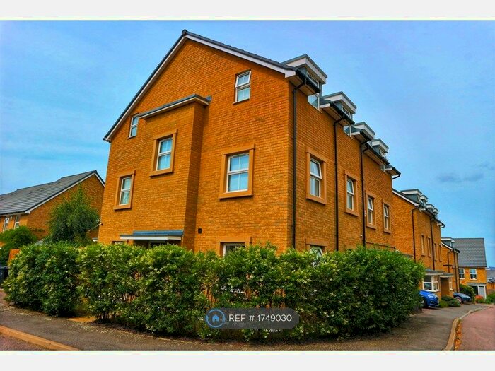 4 Bedroom Semi-Detached House To Rent In Perrin Road, Dartford, DA1