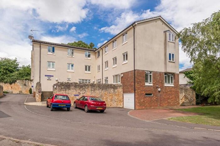 1 Bedroom Flat For Sale In Moorland Close, Dailey Hill House, OX28