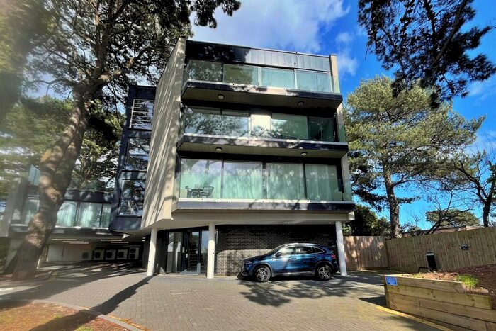 2 Bedroom Flat To Rent In Sandbanks, BH13