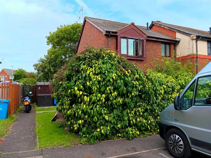 1 Bedroom End Of Terrace House To Rent In Vallis Close, Baiter Park, Poole, BH15