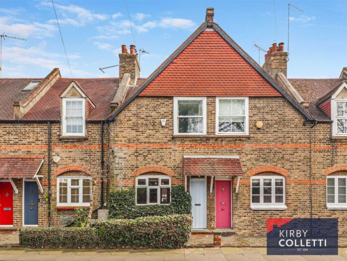 2 Bedroom Terraced House For Sale In Sherwood Street, London, N20