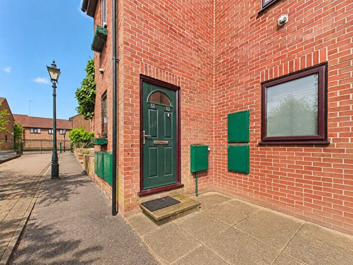 1 Bedroom Flat To Rent In Trinity Court, Fish Street, Hull, North Humberside, HU1