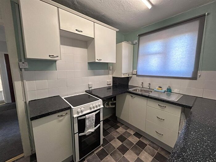 2 Bedroom Block Of Flats To Rent In Chiswell Square, London, SE3