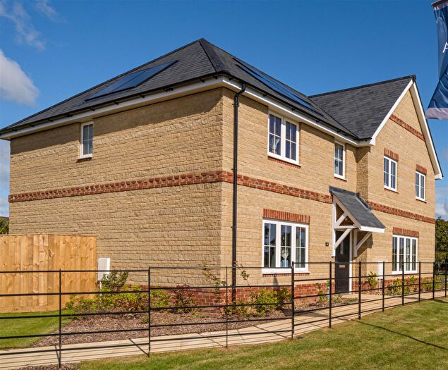 3 Bedroom Semi-Detached House For Sale In Godshill Village, PO38