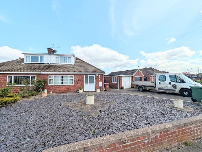 3 Bedroom Semi Detached Bungalow For Sale In Haverstoe Place, Cleethorpes, DN35