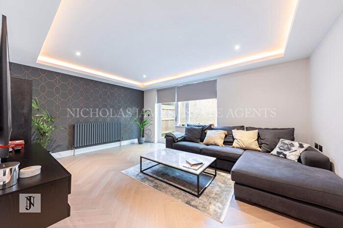 2 Bedroom Flat To Rent In Elland Close, Gaudin Court, Barnet, EN5